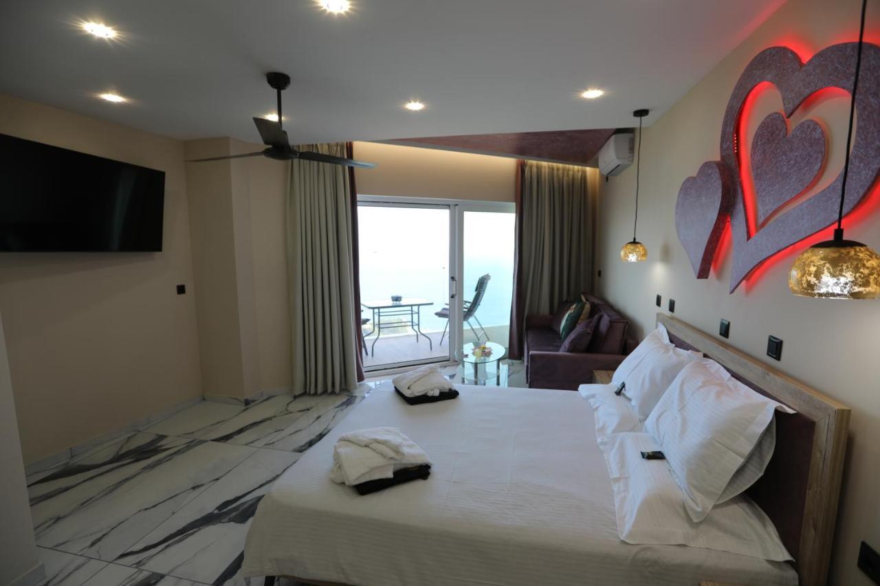 Golden Fox Studios And Suites Lákones Dış mekan fotoğraf