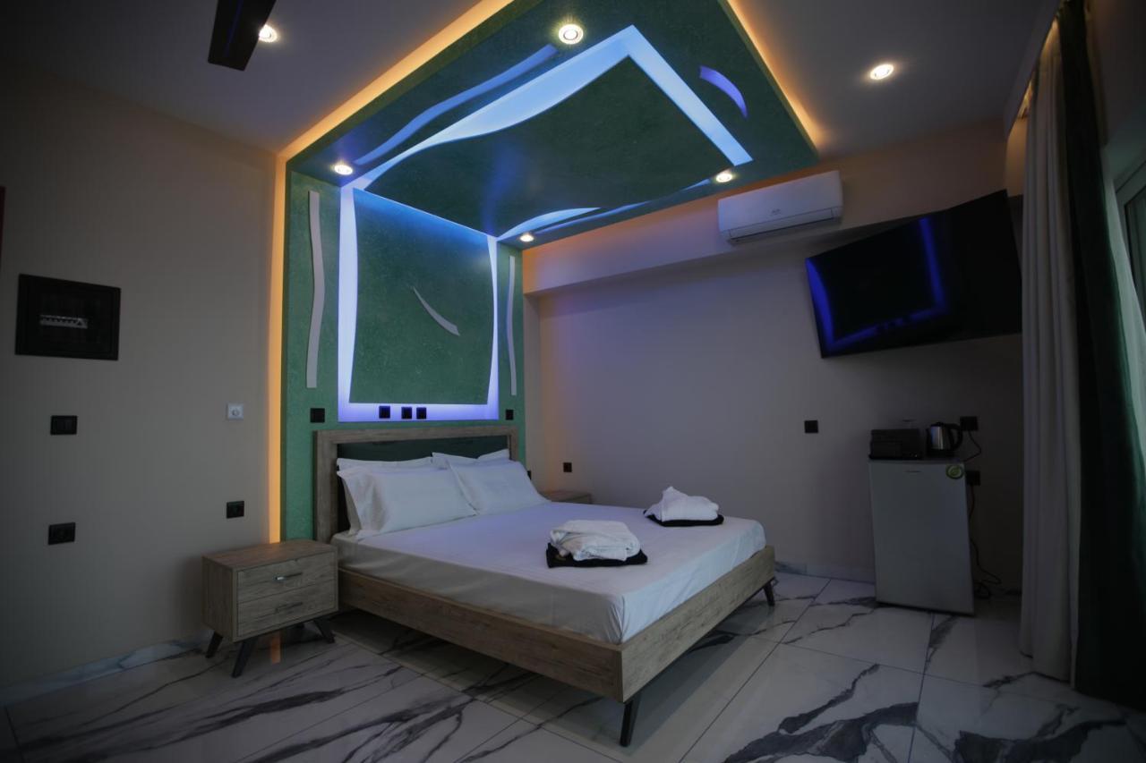 Golden Fox Studios And Suites Lákones Dış mekan fotoğraf