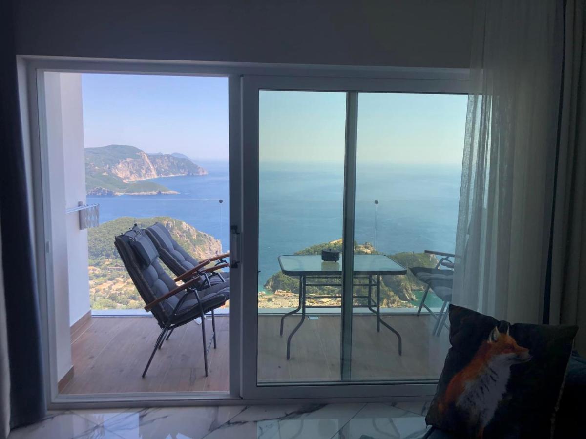 Golden Fox Studios And Suites Lákones Dış mekan fotoğraf