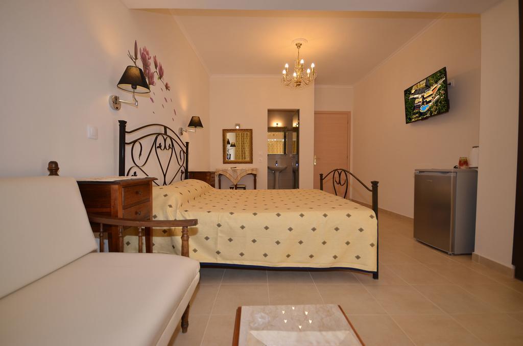 Golden Fox Studios And Suites Lákones Dış mekan fotoğraf