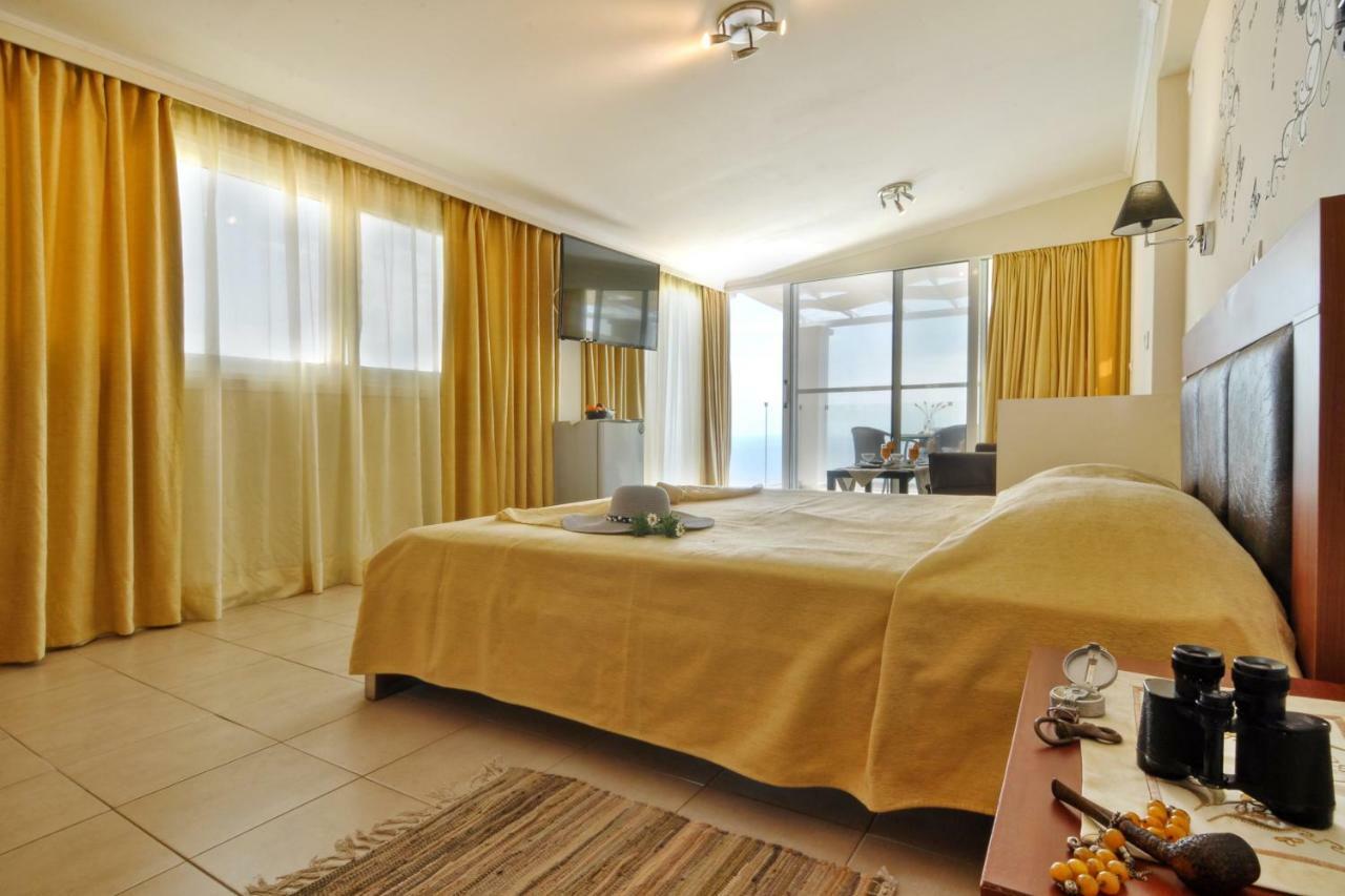 Golden Fox Studios And Suites Lákones Dış mekan fotoğraf
