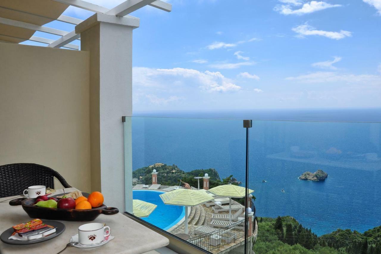 Golden Fox Studios And Suites Lákones Dış mekan fotoğraf