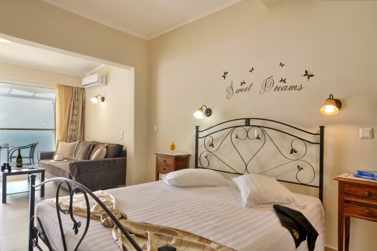 Golden Fox Studios And Suites Lákones Dış mekan fotoğraf